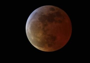 Éclipse de lune, ou "lune de sang"